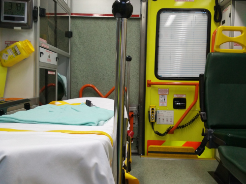 간이식수술 후유증환자, 비행기로 긴급이후송