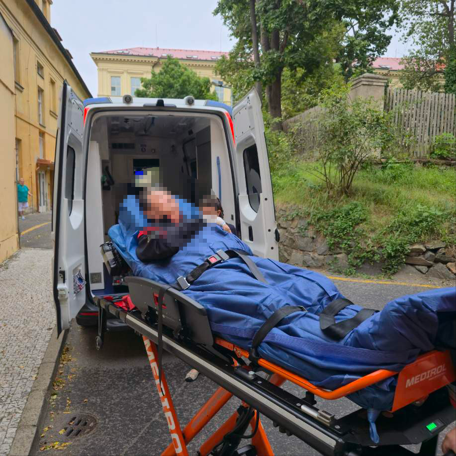 뇌경색환자 프라하에서 한국으로 이송완료