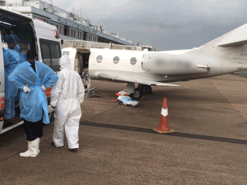 우간다에서 코로나19 환자 에어앰뷸런스 이송